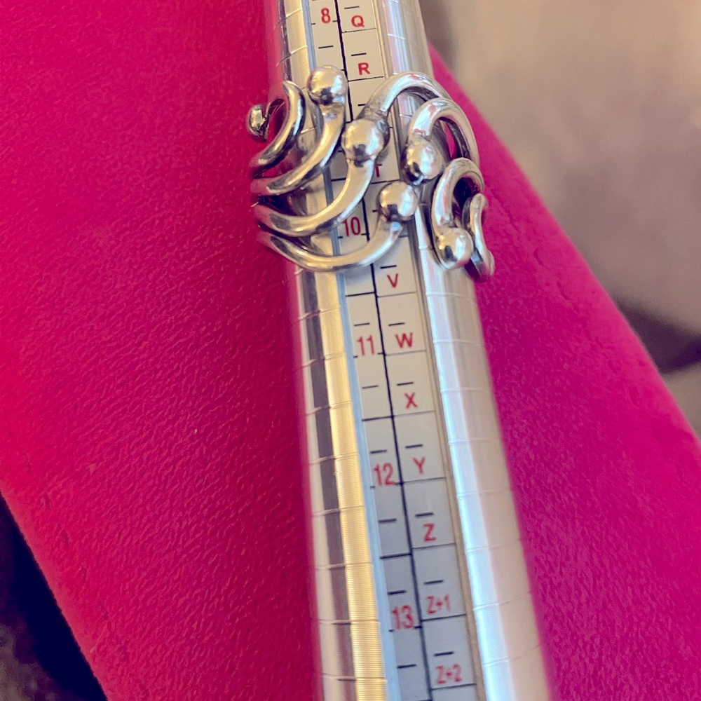 Women sterling silver ring in a size 9 9 1/2